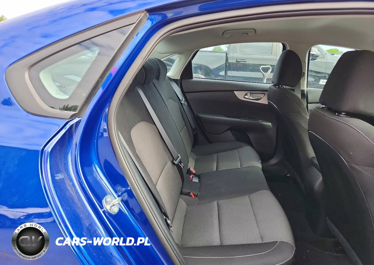 2023 Kia Forte Lxs VIN:3KPF24AD9PE661802 - 10