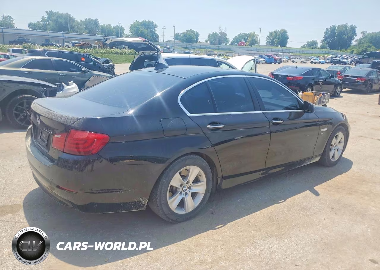 2012 BMW 528 Xi VIN:WBAXH5C57CDW09608 - 3