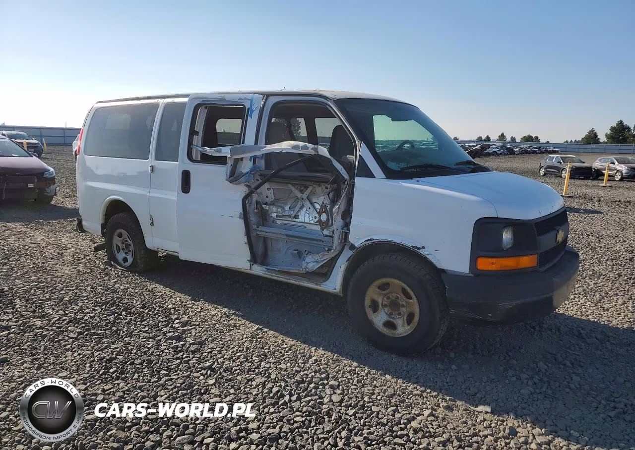 2007 Chevrolet Express G1500 VIN:1GNFG15T171180759 - 4