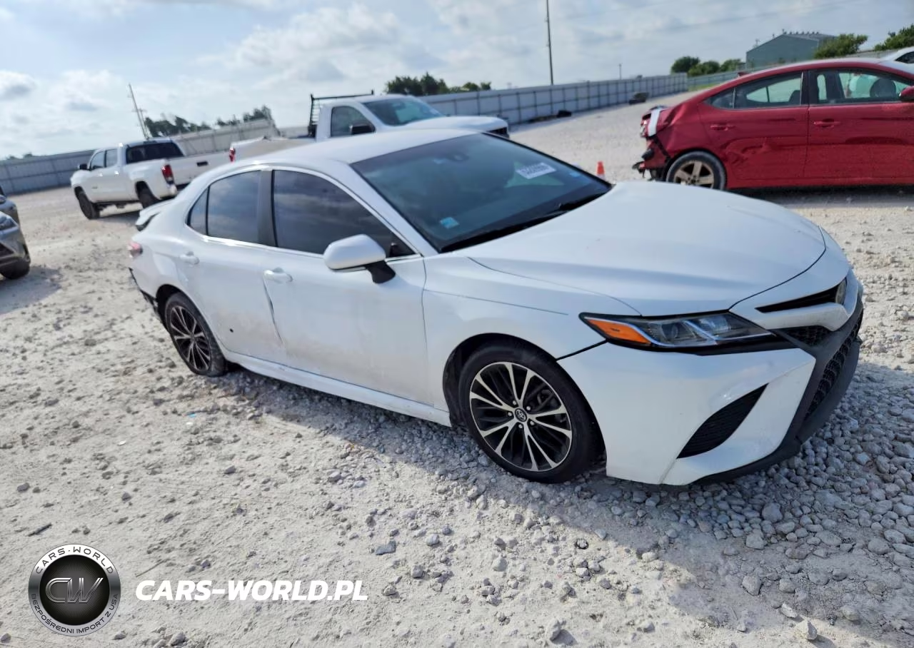 2018 Toyota Camry Se VIN:4T1B11HK7JU062311 - 4