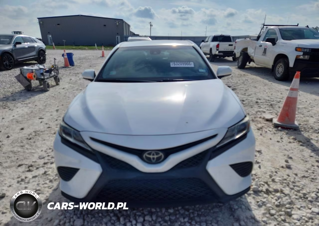 2018 Toyota Camry Se VIN:4T1B11HK7JU062311 - 5