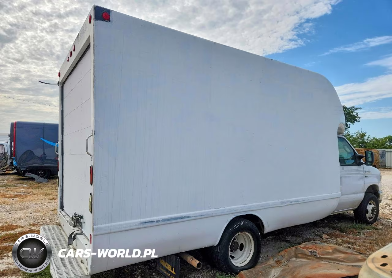 2017 Ford E-350 Delivery Truck VIN:1FDWE3F68HDC57013 - 3