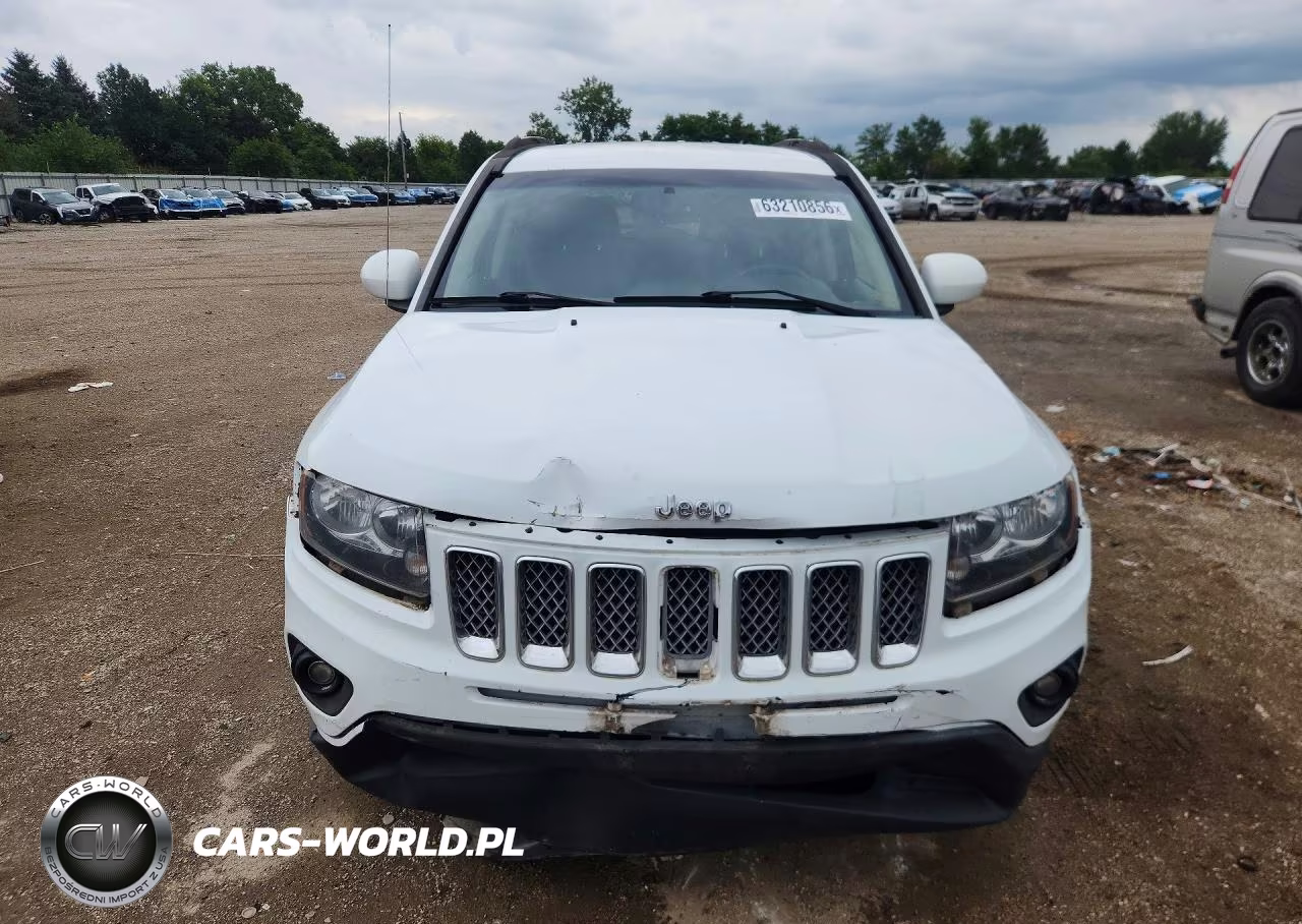 2016 Jeep Compass Latitude VIN:1C4NJCEA1GD744585 - 5