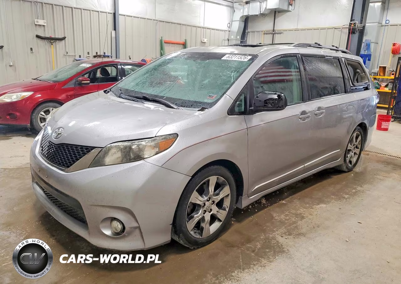 2012 Toyota Sienna Sport