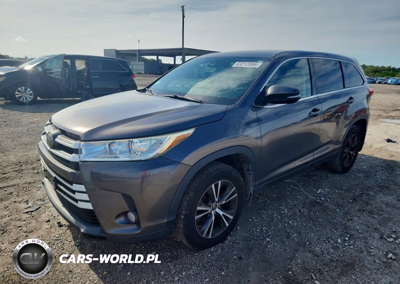 2017 Toyota Highlander Le Plus – zdjęcie 1 z 14