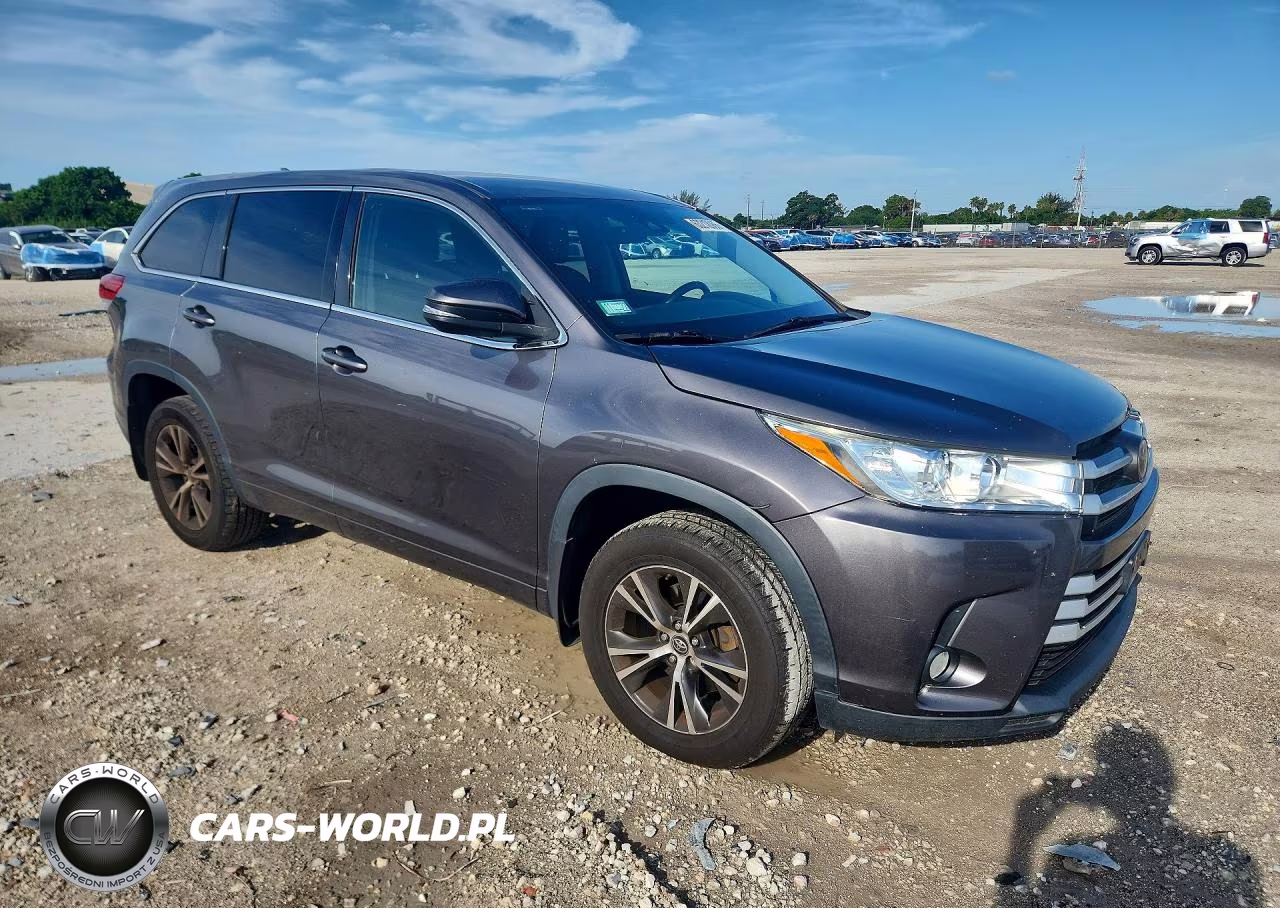 2017 Toyota Highlander Le Plus VIN:5TDBZRFH0HS414372 - 4