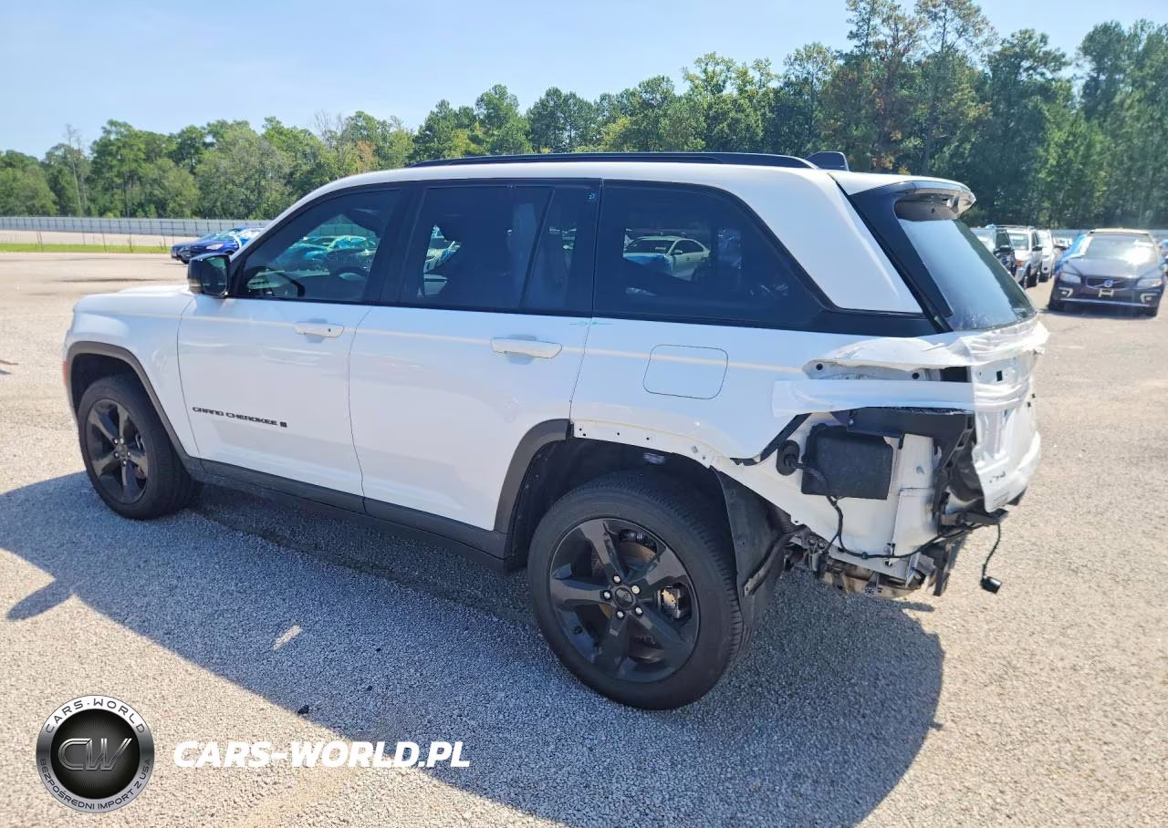 2025 Jeep Grand Cherokee Laredo VIN:1C4RJHAG4SC303881 - 2