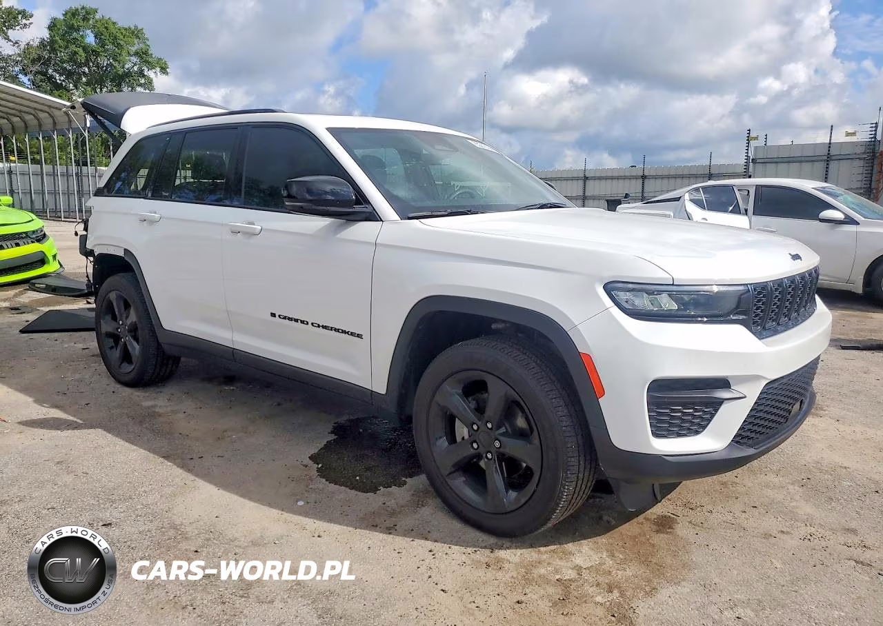 2025 Jeep Grand Cherokee Laredo VIN:1C4RJHAG4SC303881 - 4