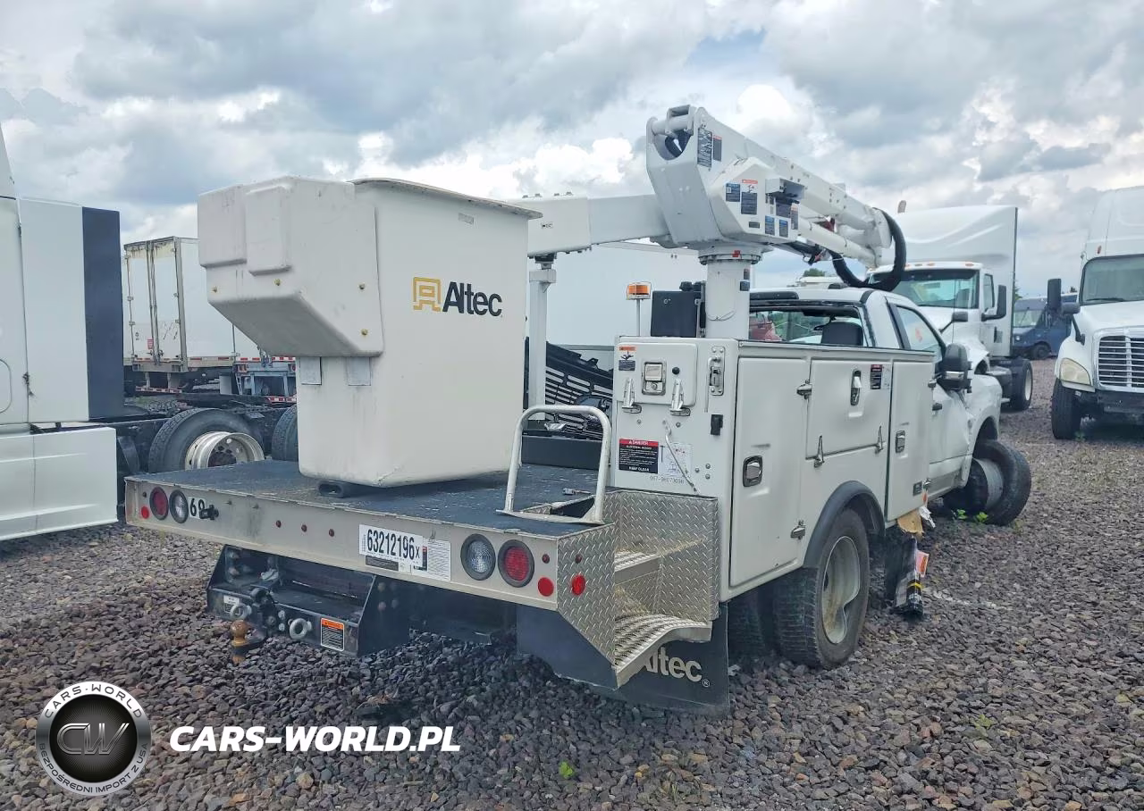 2023 Ford F550 Super Duty Bucket Truck VIN:1FDUF5HT6PDA10011 - 3