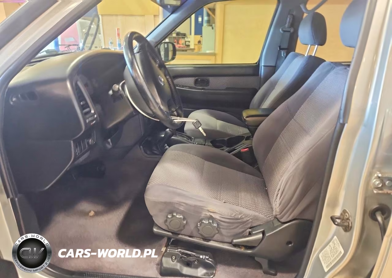 2002 Niss Pathfinder VIN:JN8DR09Y82W738889 - 7