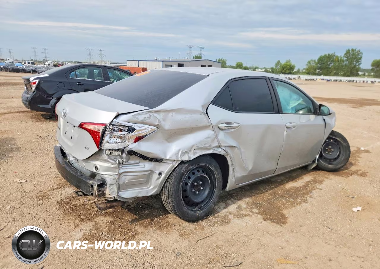 2018 Toyota Corolla Le VIN:2T1BURHE4JC097101 - 3