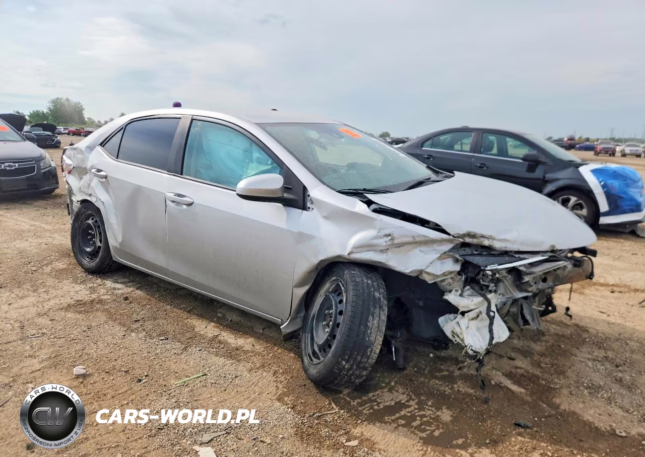 2018 Toyota Corolla Le VIN:2T1BURHE4JC097101 - 4