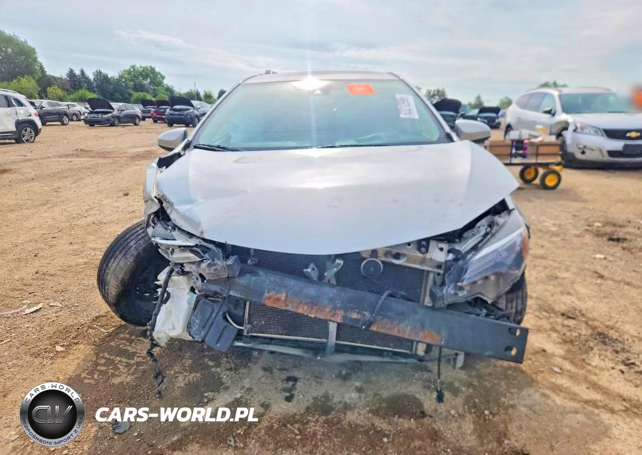 2018 Toyota Corolla Le VIN:2T1BURHE4JC097101 - 5