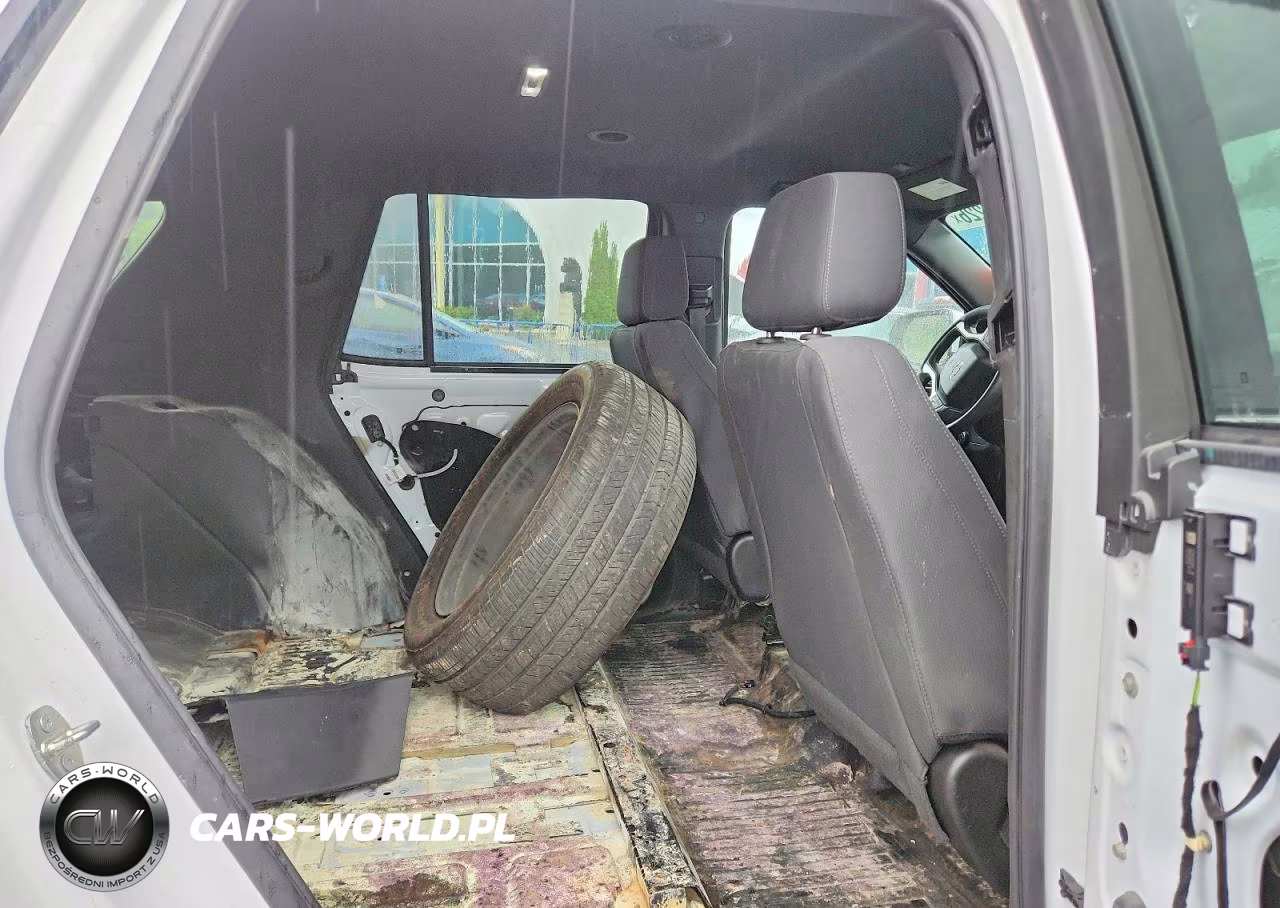 2022 Chevrolet Tahoe C1500 VIN:1GNSCLED6NR247787 - 11