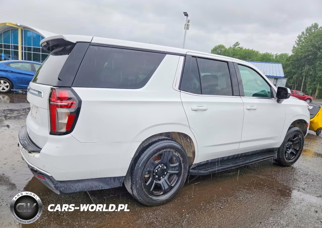 2022 Chevrolet Tahoe C1500 VIN:1GNSCLED6NR247787 - 3