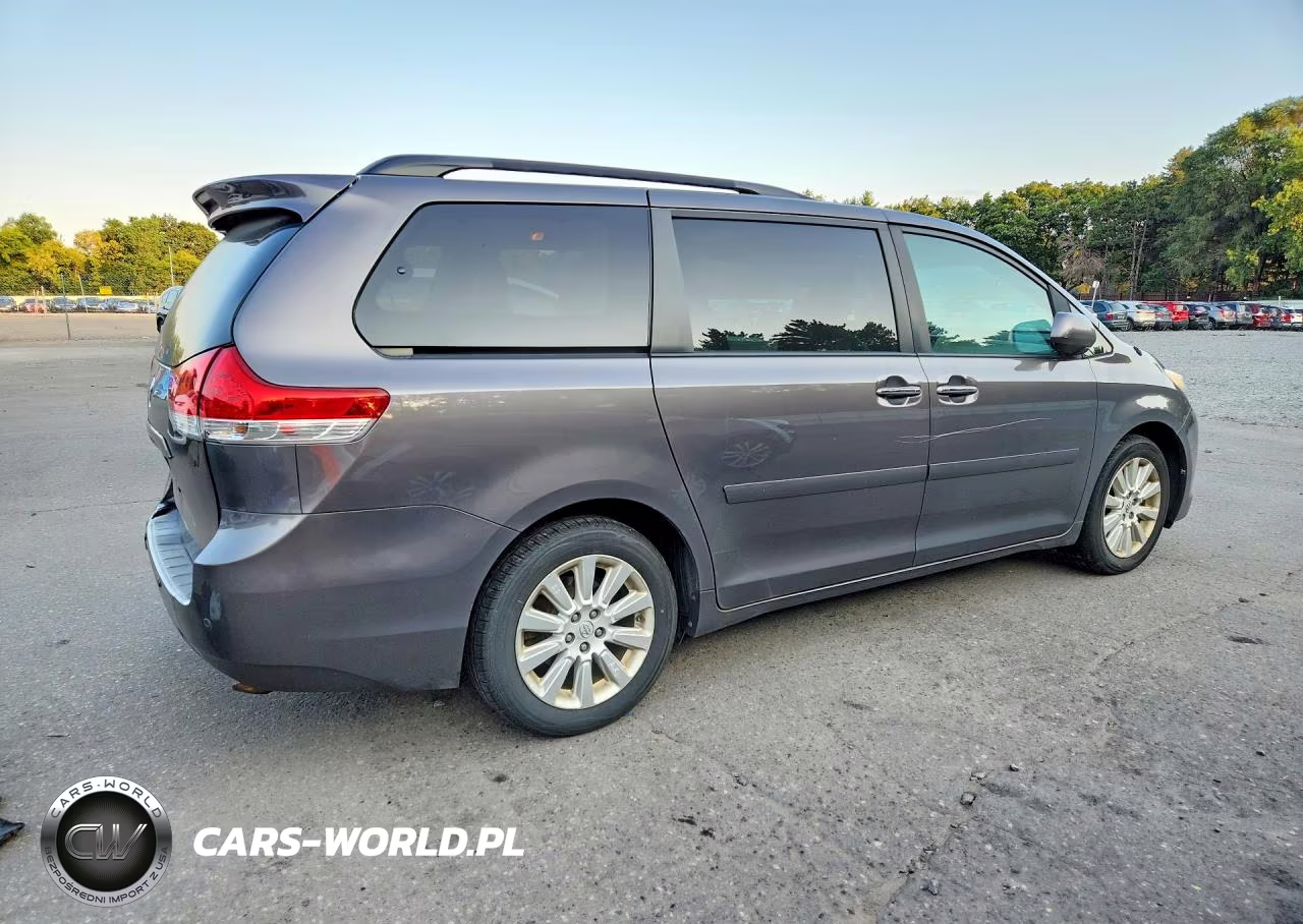 2013 Toyota Sienna Xle 7-Passenger VIN:5TDDK3DC7DS065299 - 3