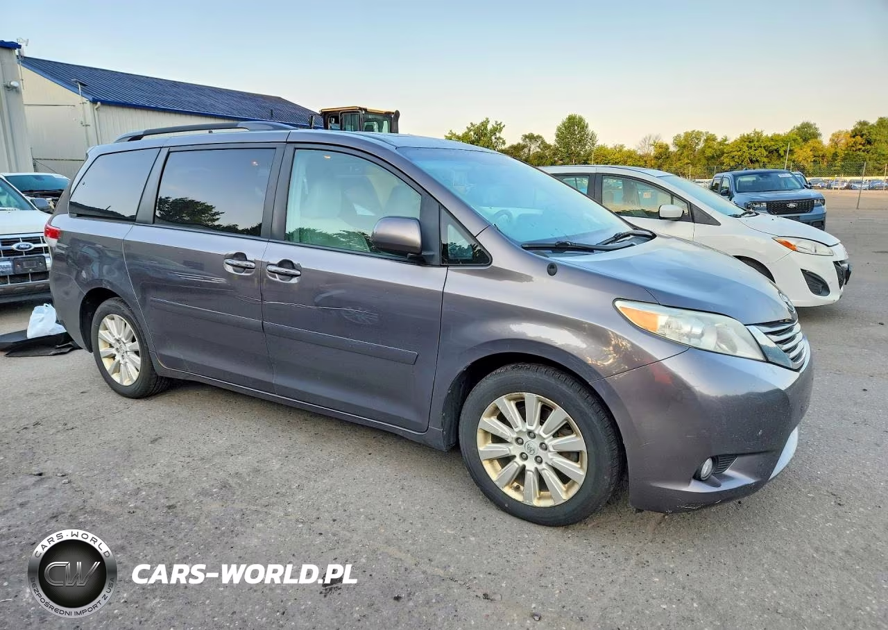 2013 Toyota Sienna Xle 7-Passenger VIN:5TDDK3DC7DS065299 - 4