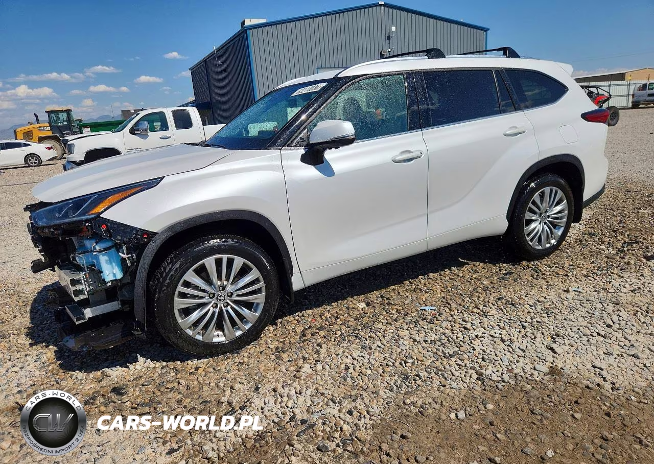 2023 Toyota Highlander Platinum – zdjęcie 1 z 13