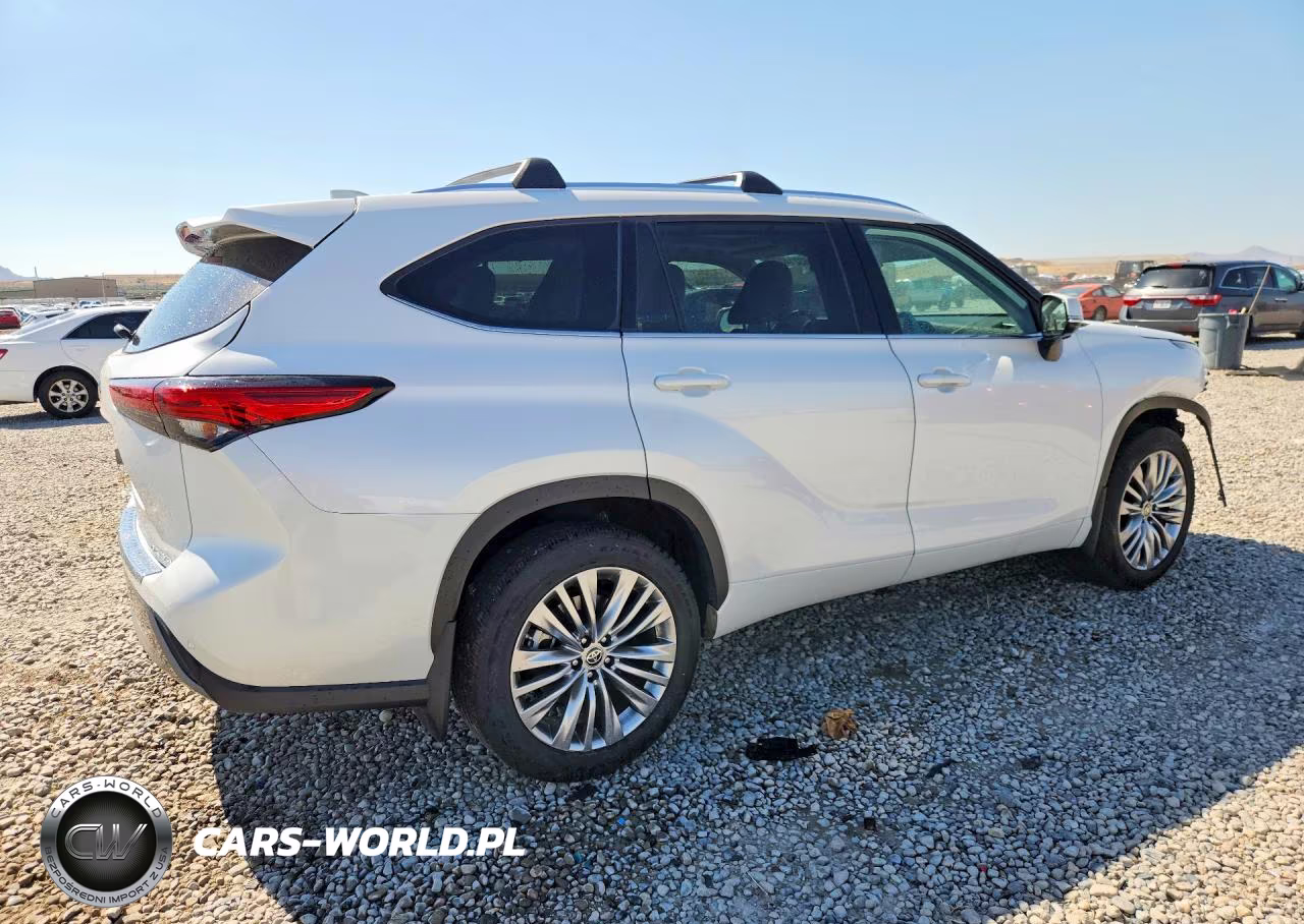 2023 Toyota Highlander Platinum VIN:5TDKDRAH3PS509514 - 3