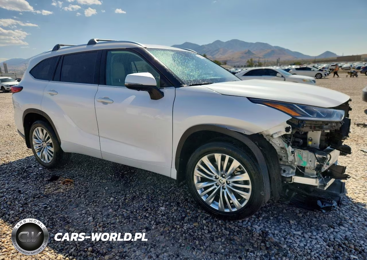 2023 Toyota Highlander Platinum VIN:5TDKDRAH3PS509514 - 4