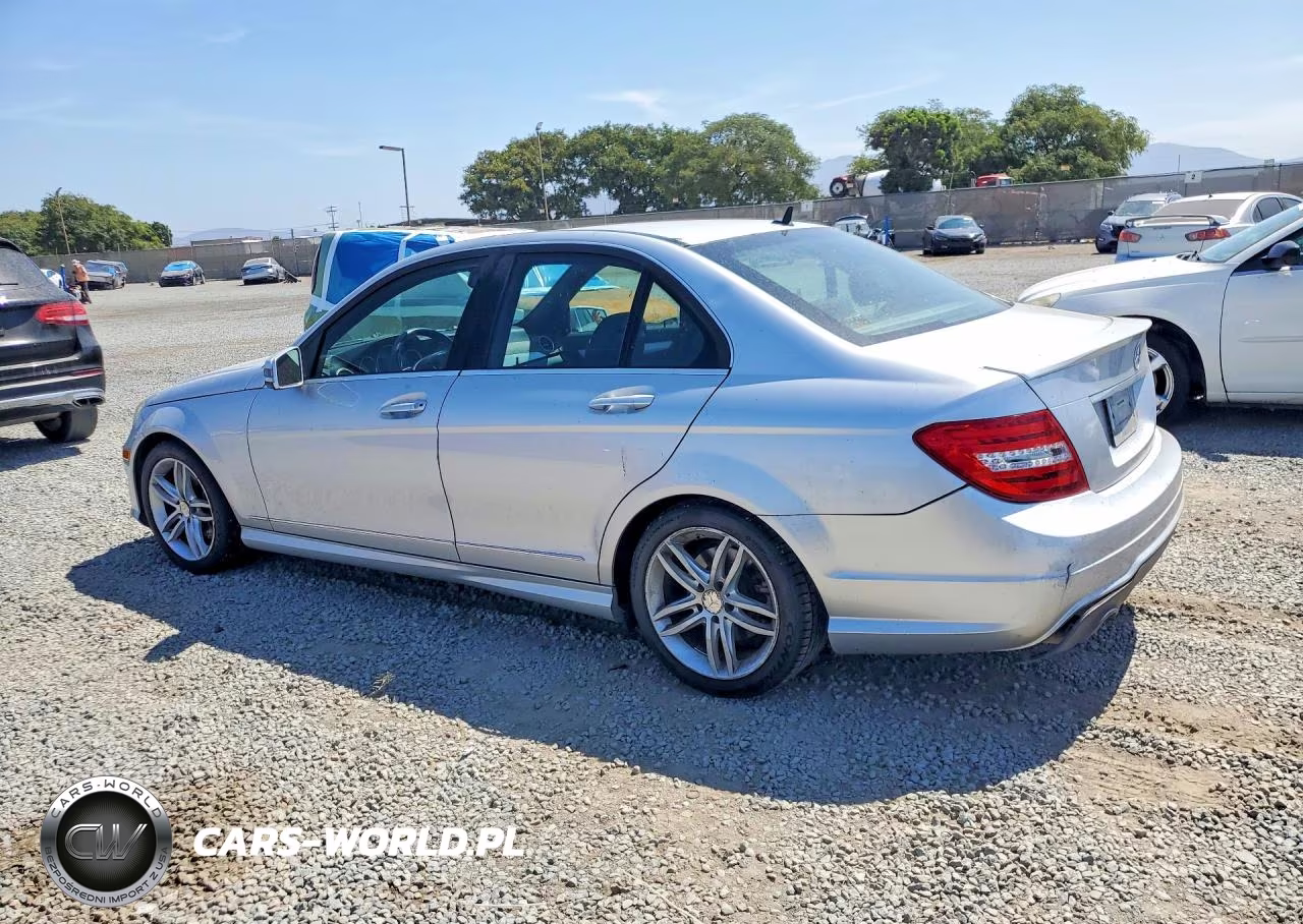 2013 Mercedes-Benz C 250 VIN:WDDGF4HB4DG101037 - 2
