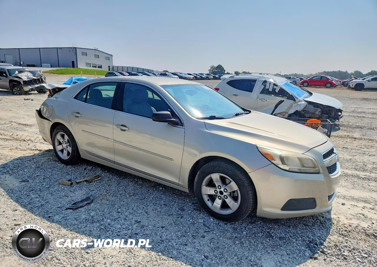2013 Chevrolet Malibu Ls VIN:1G11B5SA7DF142732 - 4