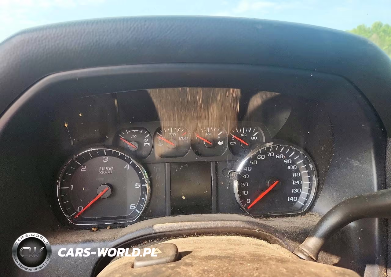 2018 Chevrolet Silverado C1500 Custom VIN:1GCRCPEC8JZ272772 - 9