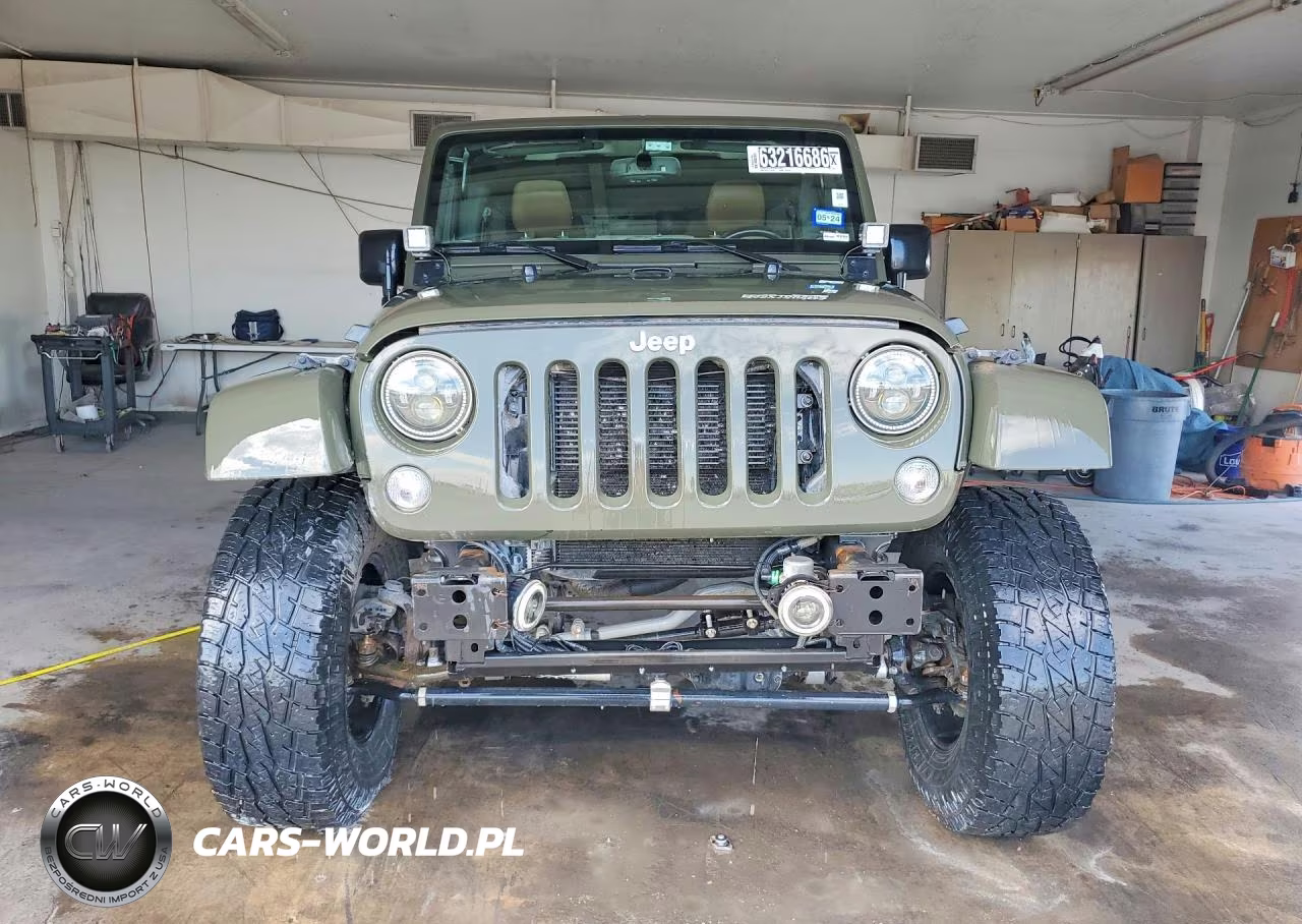 2015 Jeep Wrangler Unlimited Sahara VIN:1C4BJWEG9FL723142 - 5