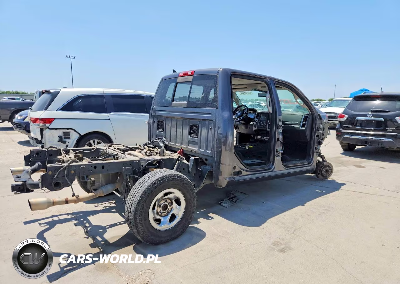 2017 Ram 1500 Laramie VIN:1C6RR6NT4HS622949 - 3