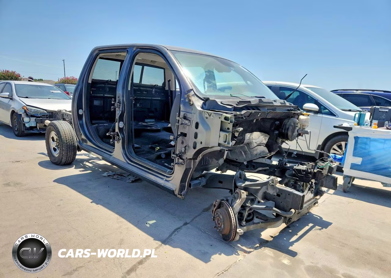 2017 Ram 1500 Laramie VIN:1C6RR6NT4HS622949 - 4