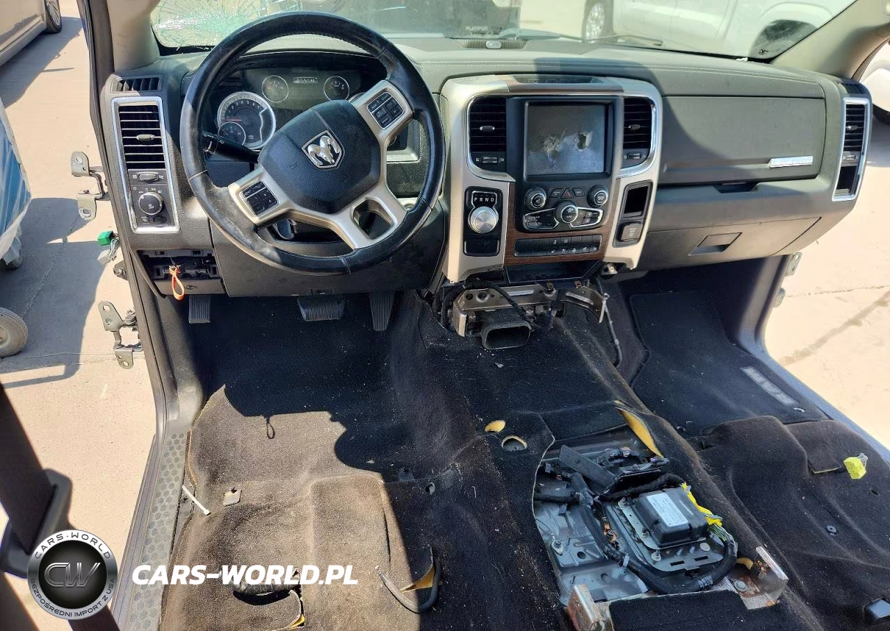 2017 Ram 1500 Laramie VIN:1C6RR6NT4HS622949 - 8