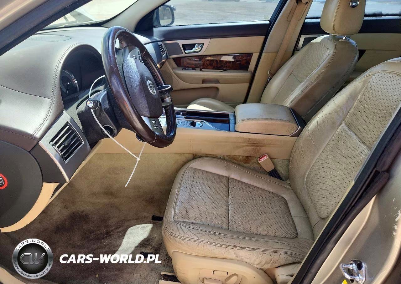 2011 Jaguar Xf Premium VIN:SAJWA0GB8BLS18379 - 7