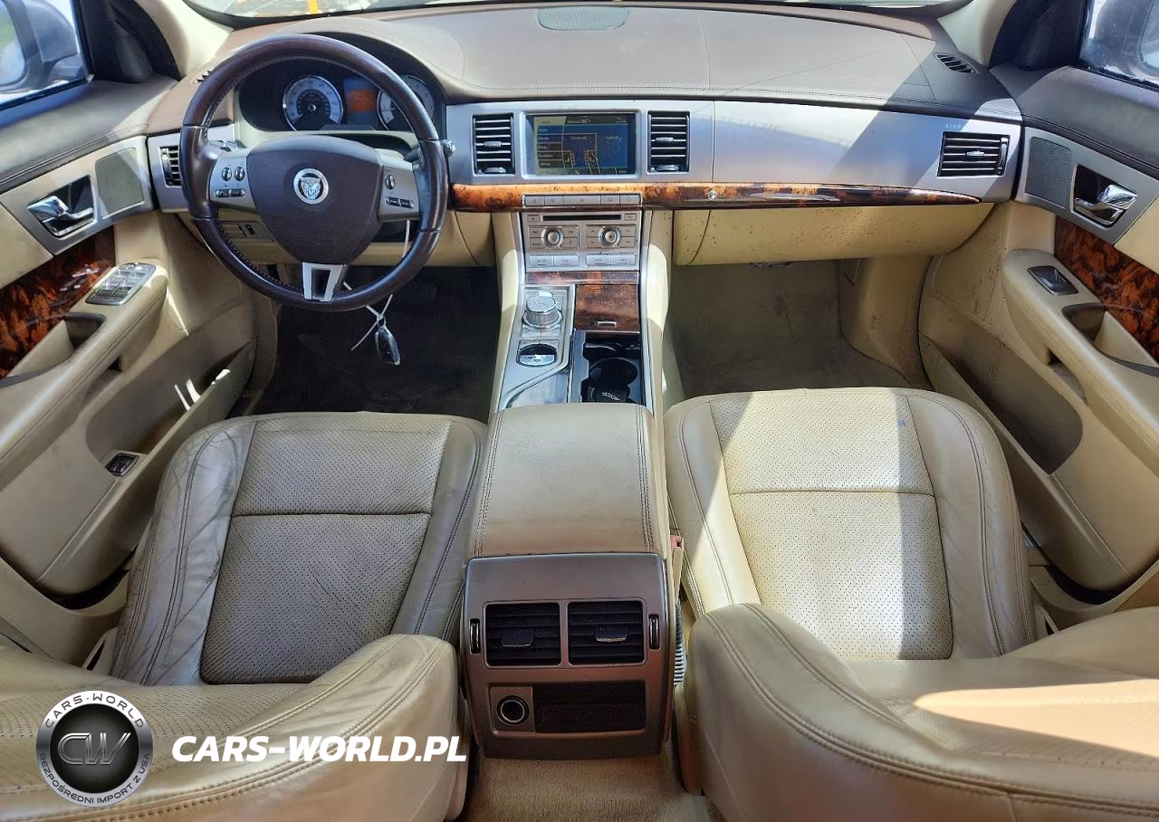 2011 Jaguar Xf Premium VIN:SAJWA0GB8BLS18379 - 8