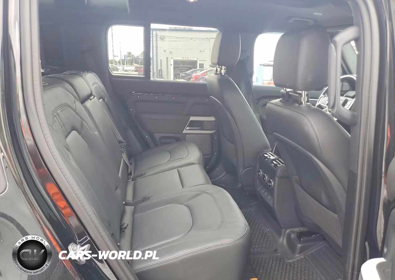 2024 Land Rover Defender 110 S VIN:SALEJ7EUXR2352939 - 11