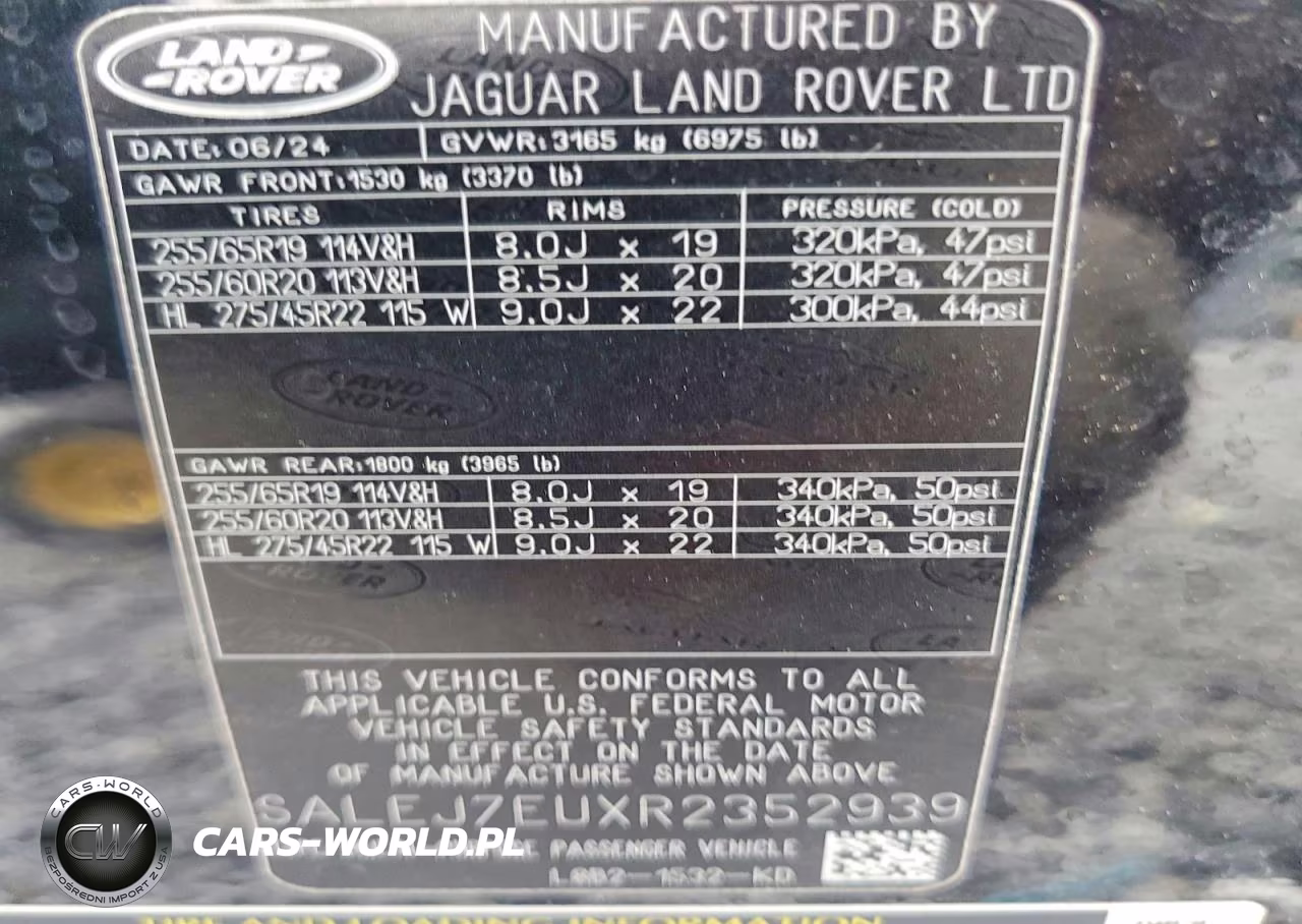 2024 Land Rover Defender 110 S VIN:SALEJ7EUXR2352939 - 14