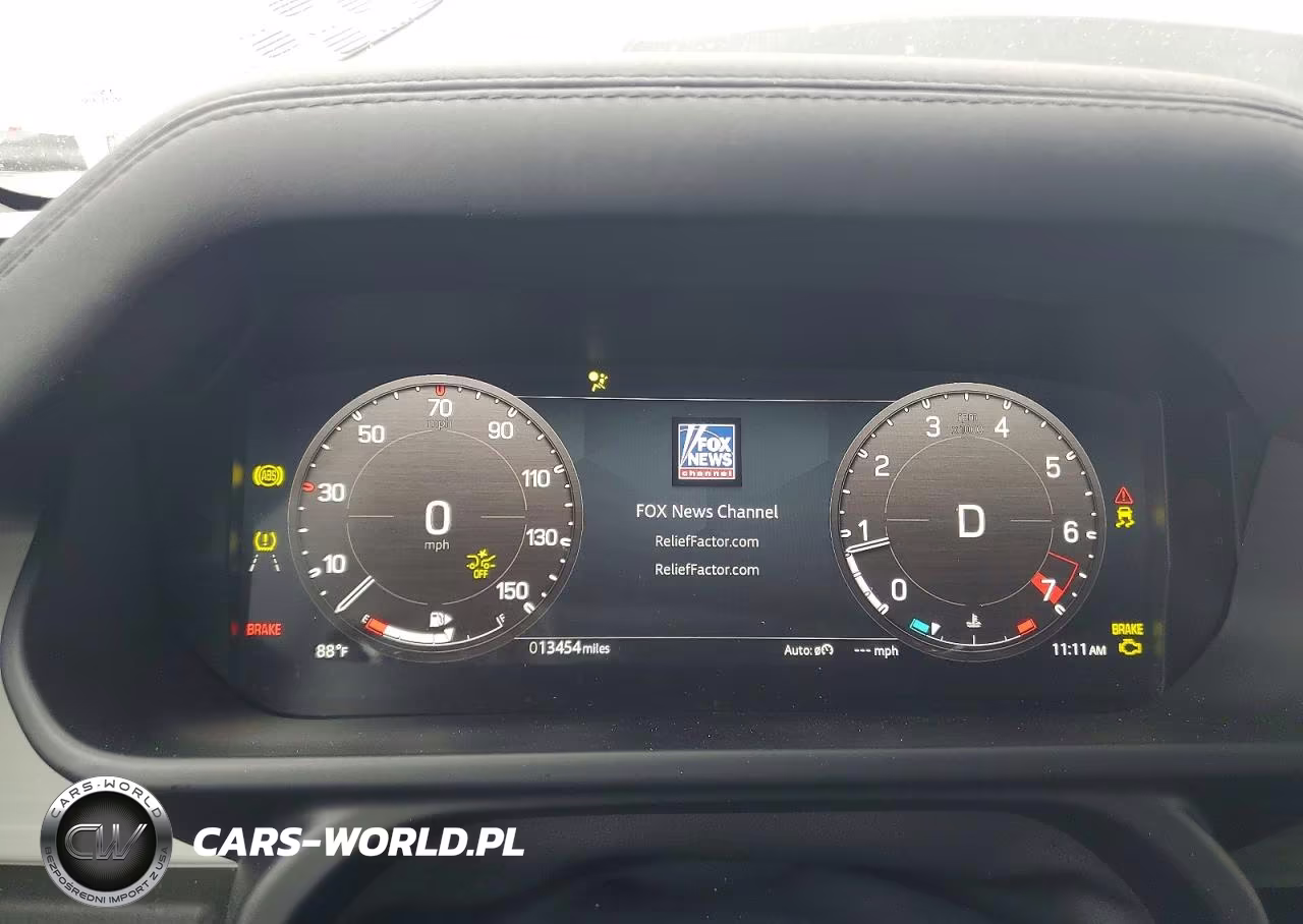2024 Land Rover Defender 110 S VIN:SALEJ7EUXR2352939 - 9