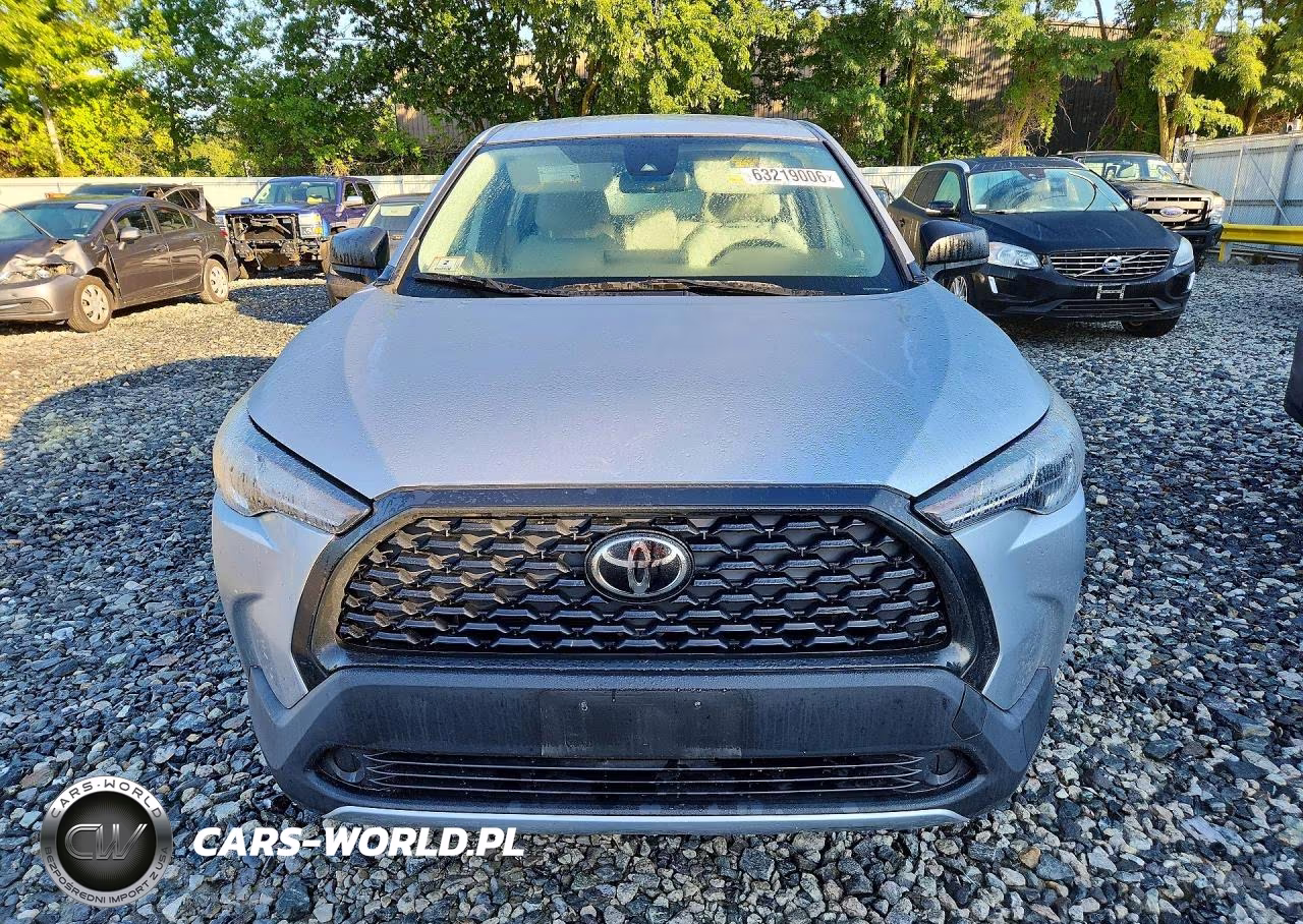 2022 Toyota Corolla Cross L VIN:7MUAAABG0NV001015 - 5