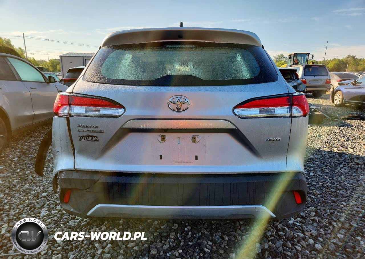 2022 Toyota Corolla Cross L VIN:7MUAAABG0NV001015 - 6