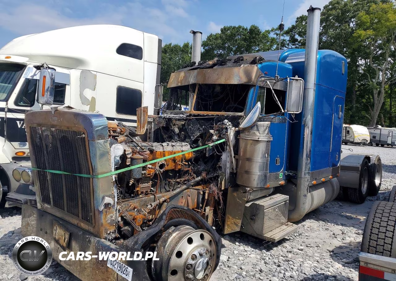 2002 Peterbilt 379 Semi Truck