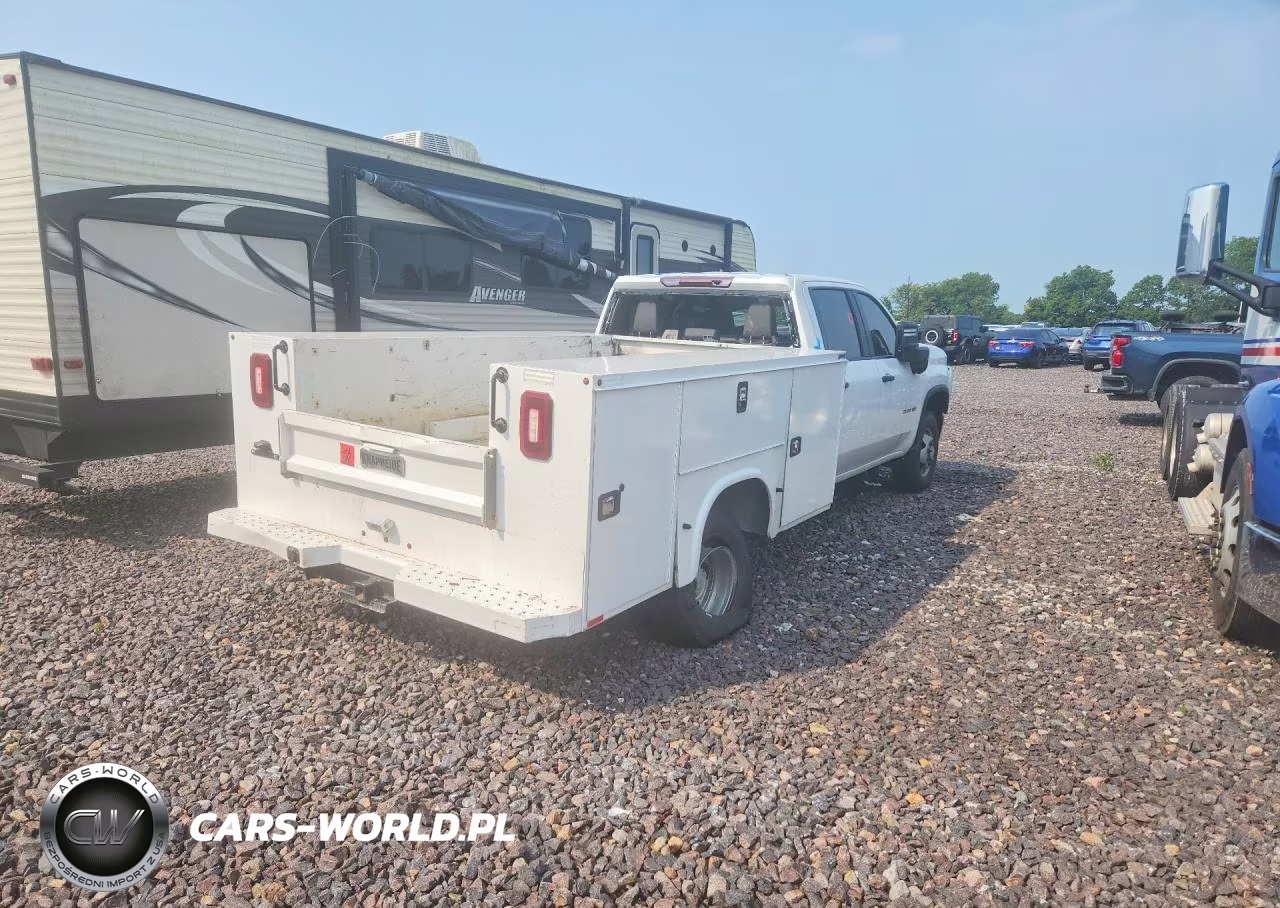 2024 Chevrolet Silverado K3500 VIN:1GB4YSE74RF336762 - 3