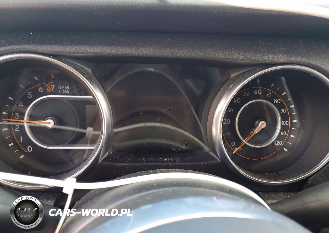 2020 Jeep Wrangler Unlimited Sahara VIN:1C4HJXEG6LW270799 - 9