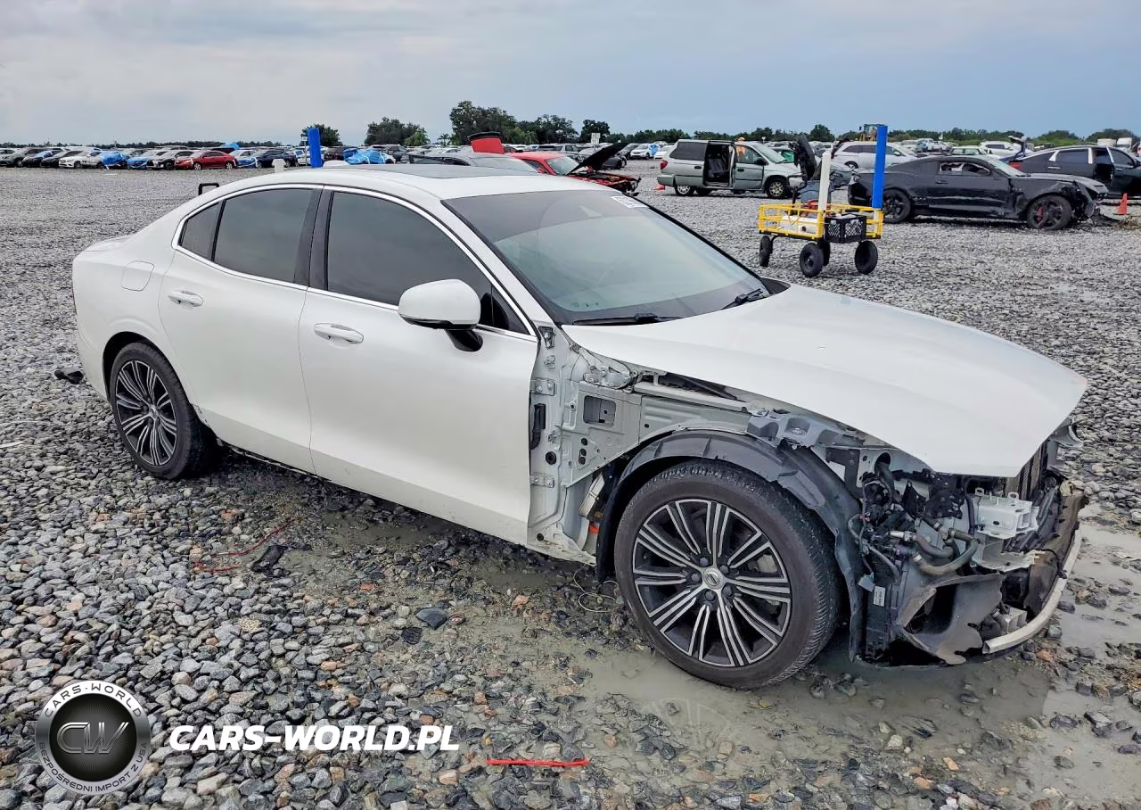 2021 Volvo S60 T8 Recharge Inscription VIN:7JRBR0FL3MG124178 - 4