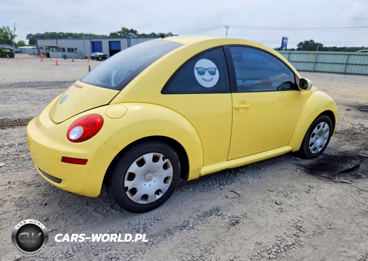 2010 Volkswagen New Beetle VIN:3VWPG3AG1AM010135 - 3