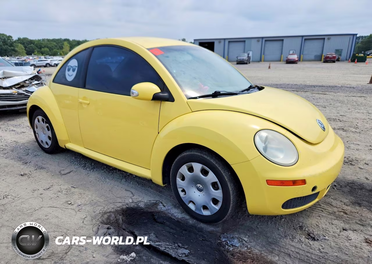 2010 Volkswagen New Beetle VIN:3VWPG3AG1AM010135 - 4