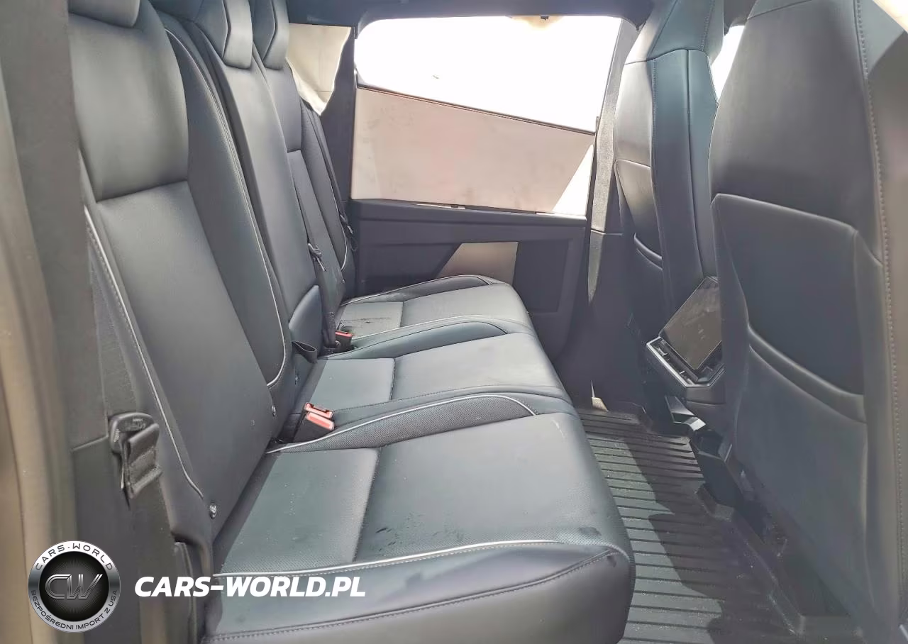 2024 Tesla Cybertruck VIN:7G2CEHEEXRA038443 - 10