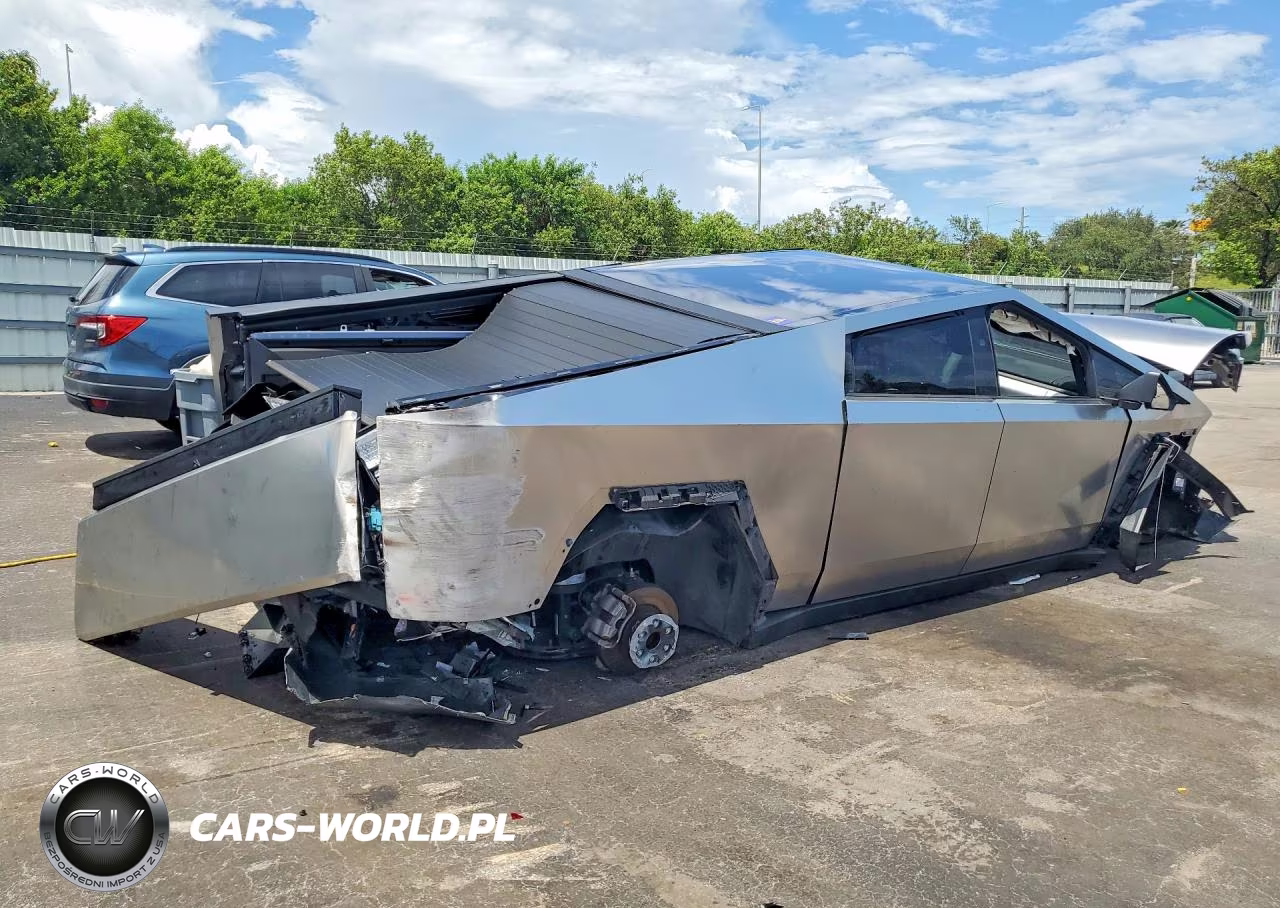 2024 Tesla Cybertruck VIN:7G2CEHEEXRA038443 - 3