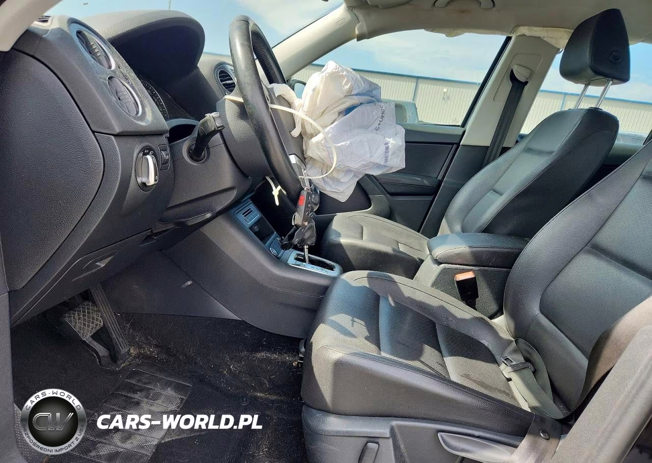 2016 Volkswagen Tiguan S VIN:WVGBV7AX5GW014414 - 7