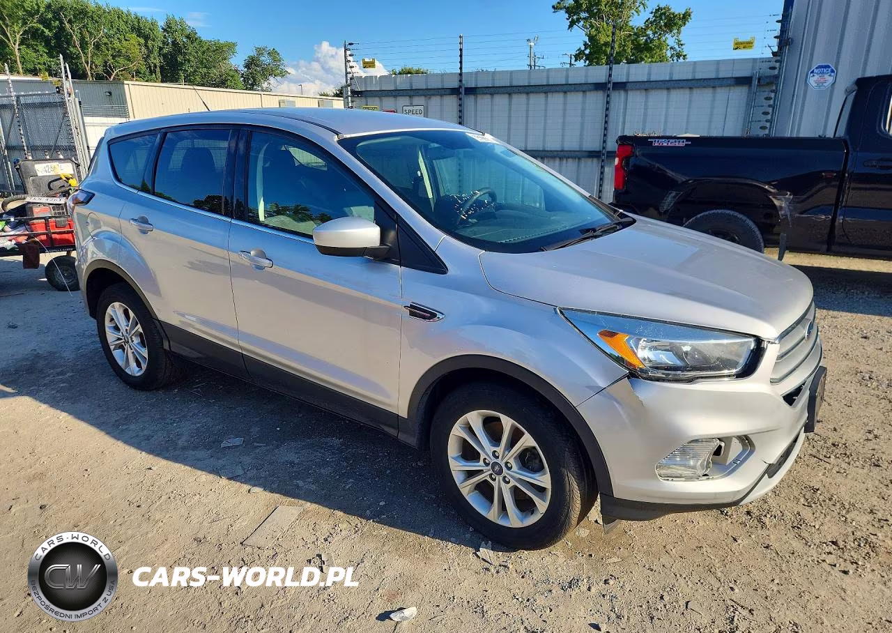 2017 Ford Escape Se VIN:1FMCU9GD6HUD99012 - 4