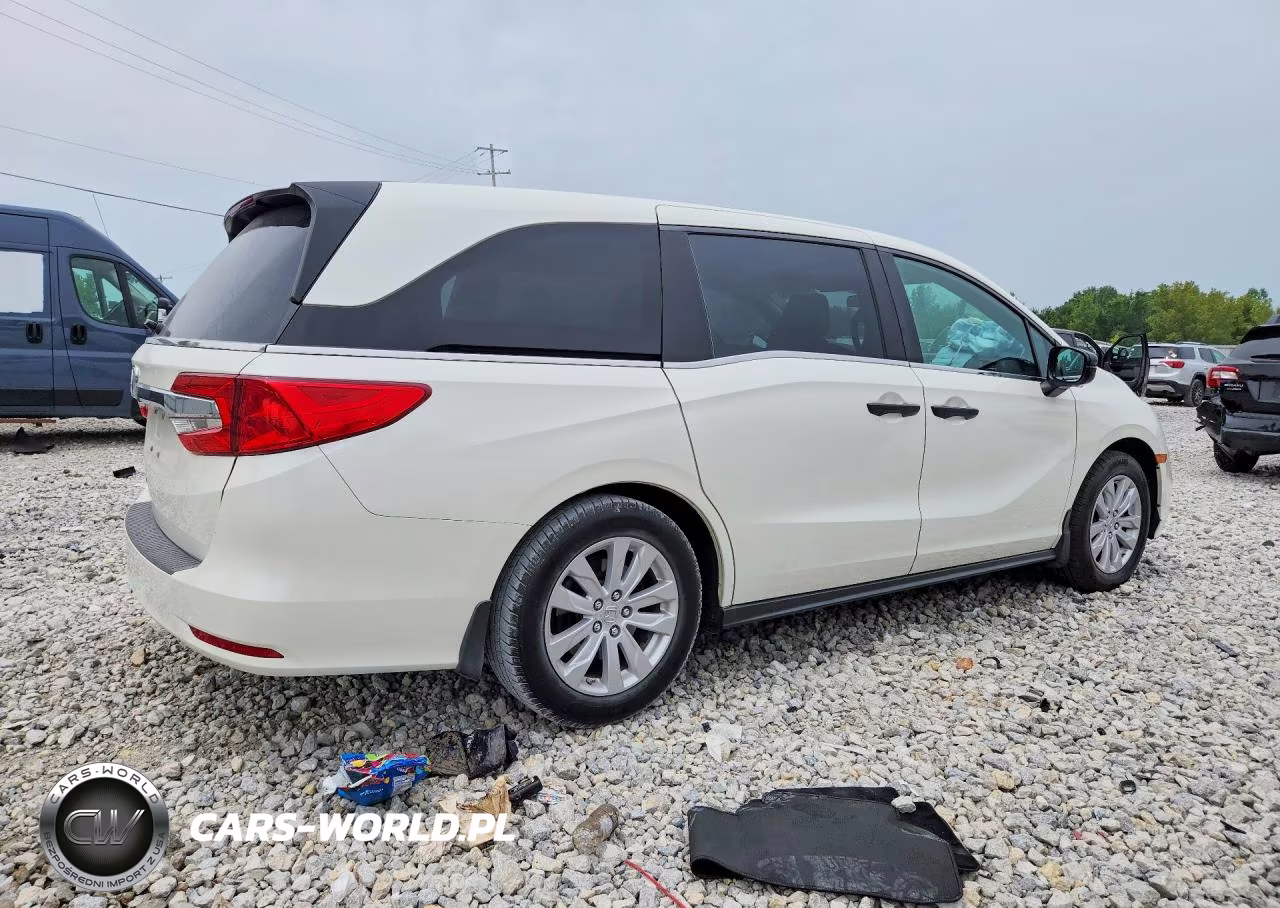2018 Honda Odyssey Lx VIN:5FNRL6H26JB045986 - 3