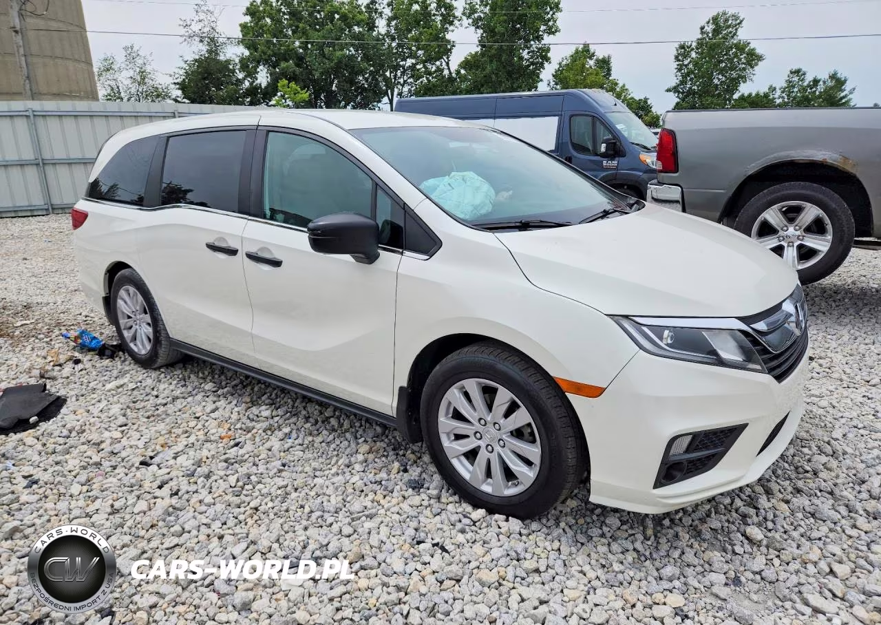 2018 Honda Odyssey Lx VIN:5FNRL6H26JB045986 - 4